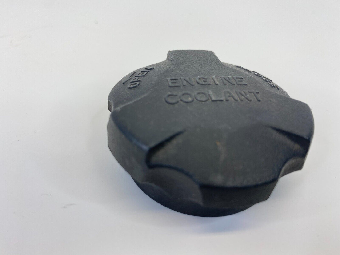 2009 2010 2011 Kia Borrego Engine Coolant Tank Reservoir Cover Cap OEM