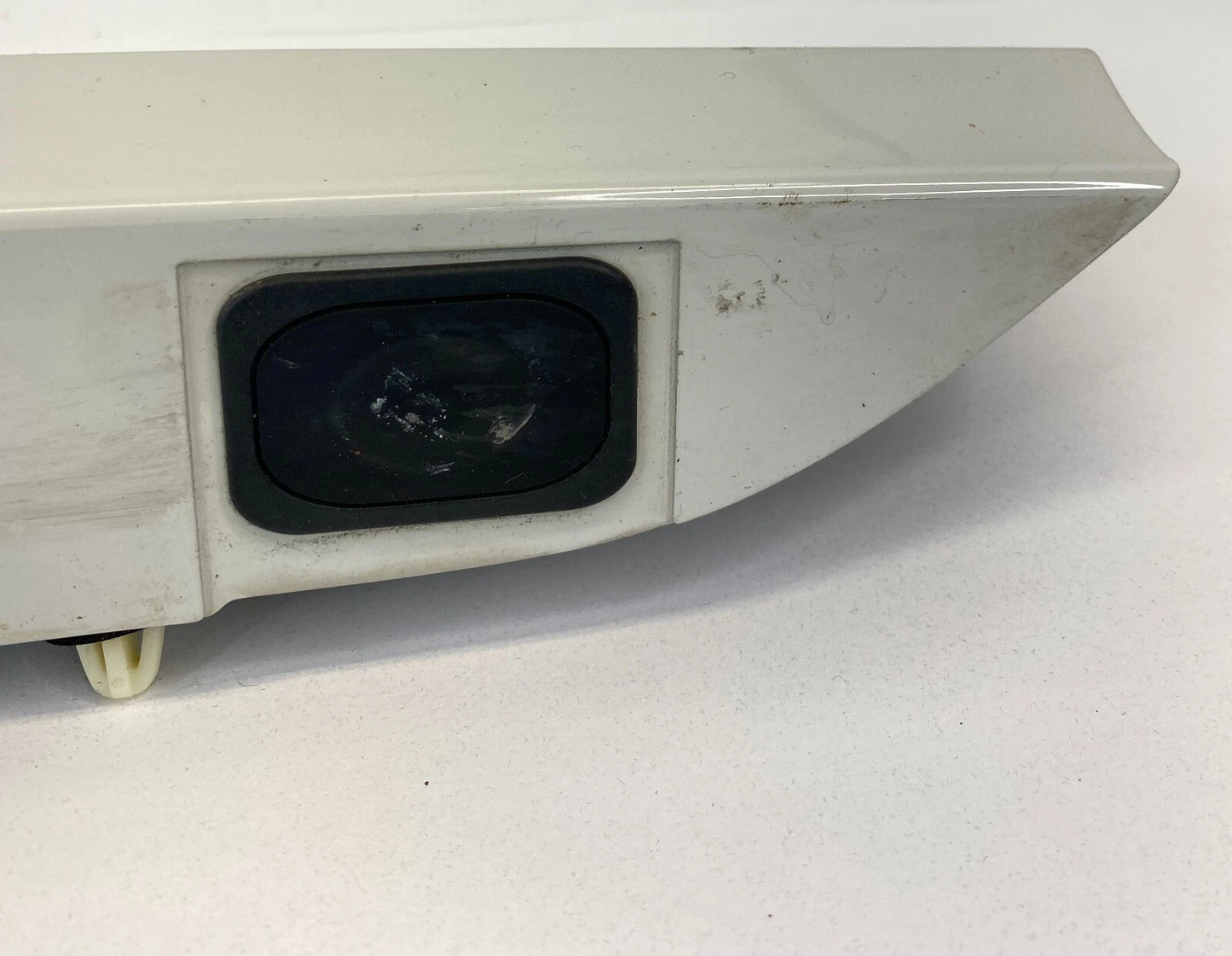 2010 2011 MERCURY MARINER REAR LICENSE PLATE LIGHT FILLER PANEL TRIM GARNISH OEM