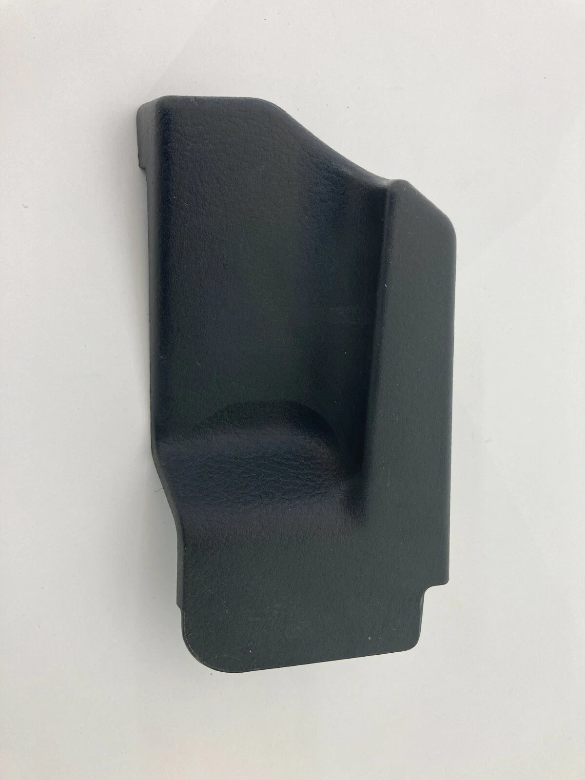 2003 2004 KIA SORENTO FRONT RIGHT PASSENGER SEAT TRACK END COVER 88562-3E120 OEM