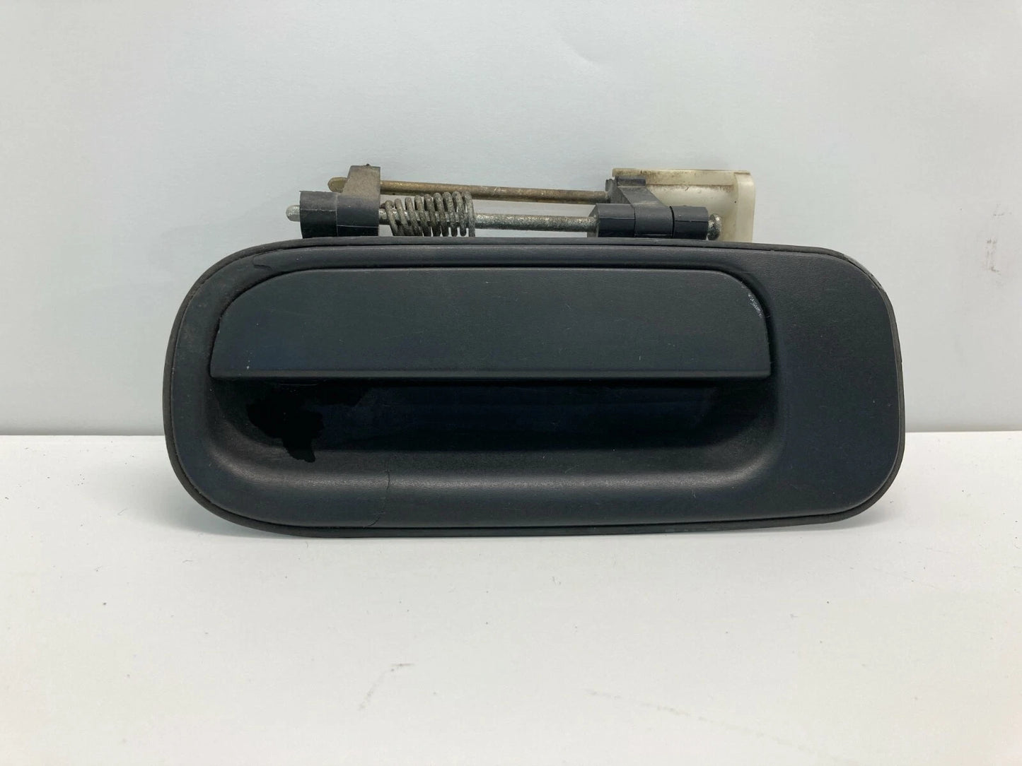 92-94 TOYOTA CAMRY REAR LEFT OUTSIDE EXTERIOR DOOR HANDLE ASSEMBLY 69240-06010