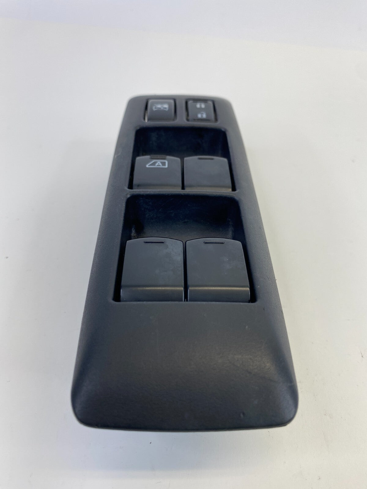 2011-2013 Nissan Rogue Front Left Driver Side Door Power Master Window Switch