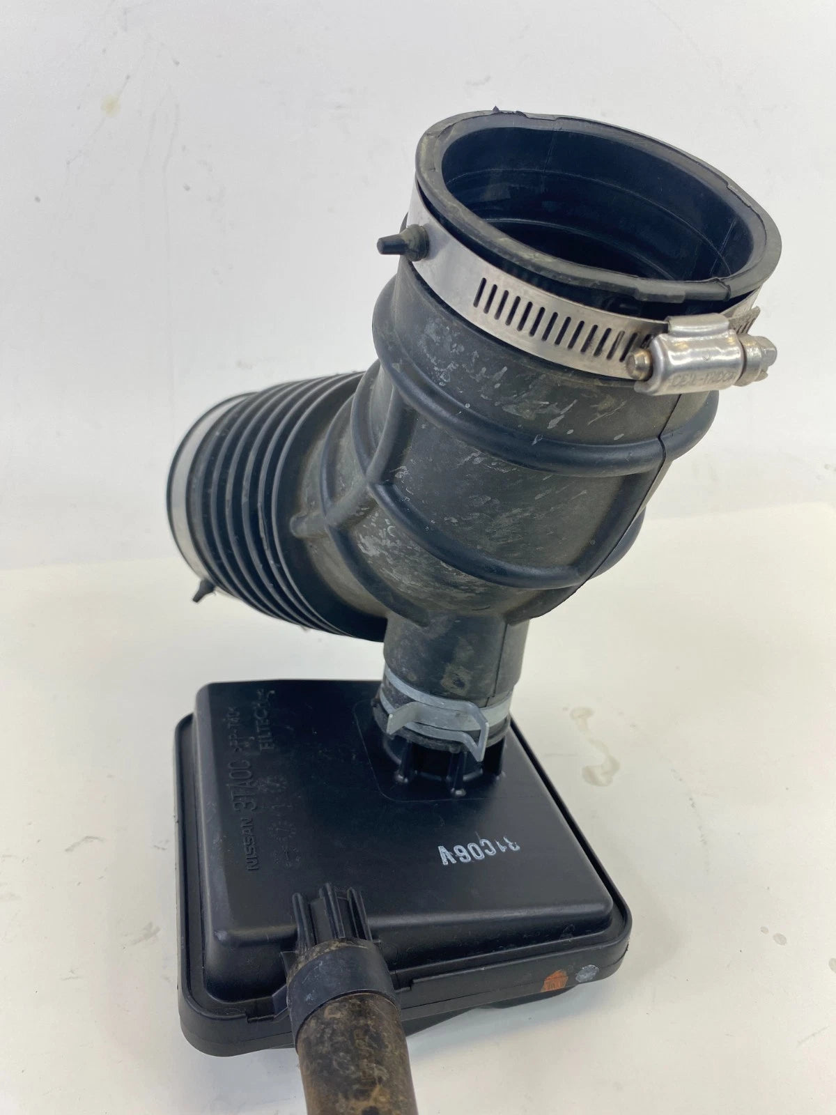 2013-2018 Nissan Altima 3.5L AT Air Intake Upper Hose Tube Pipe Duct Assy OEM