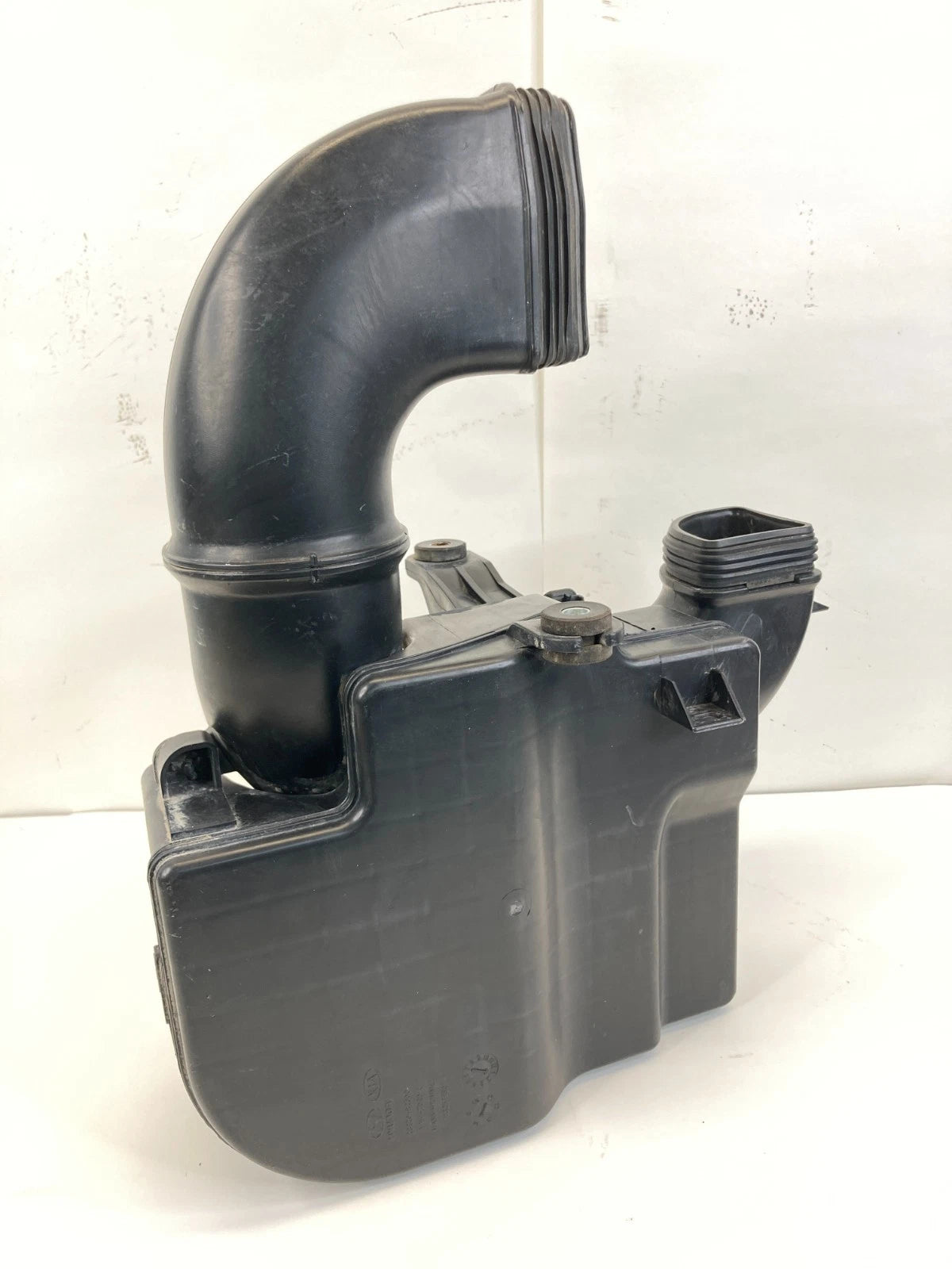 2014-2019 Kia Soul Air Intake Cleaner Hose Tube Duct w/Resonator 28220-B2000 OEM