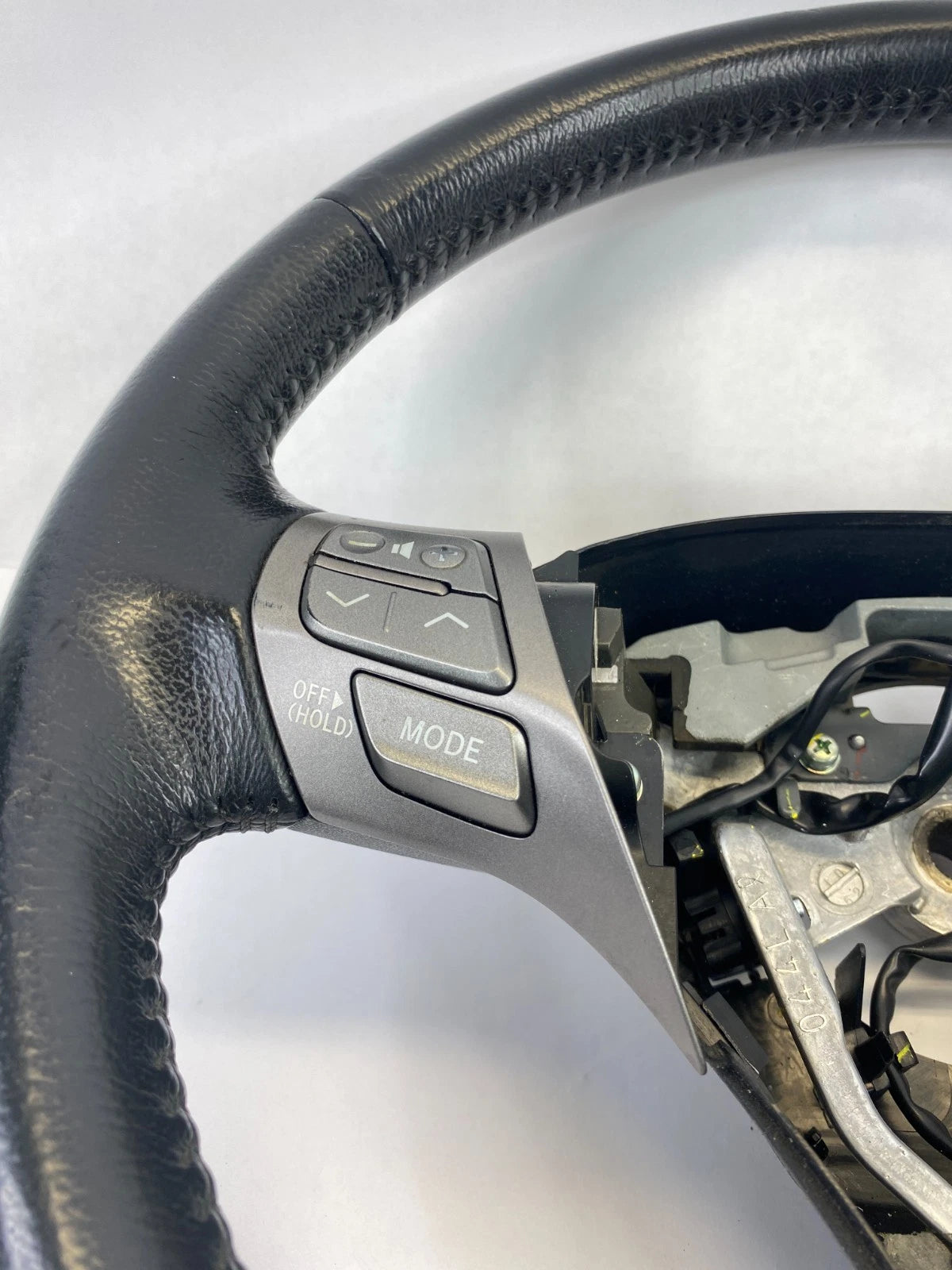 2009-2012 TOYOTA VENZA STEERING WHEEL W/SWITCHES BLACK LEATHER ASSEMBLY OEM