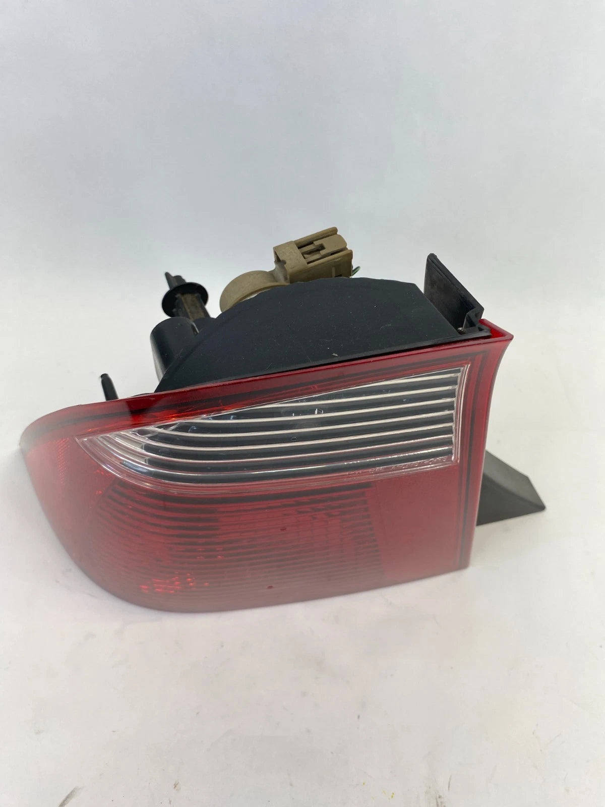2005-2007 FORD FOCUS SEDAN LEFT DRIVER SIDE TAIL LIGHT LAMP ASSEMBLY OEM