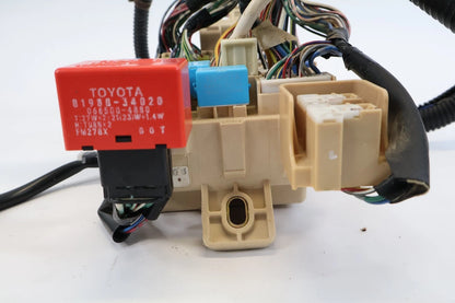 2005 2006 TOYOTA TUNDRA 4.7L CREW CAB INTERIOR DASH CABIN FUSE BOX RELAY OEM