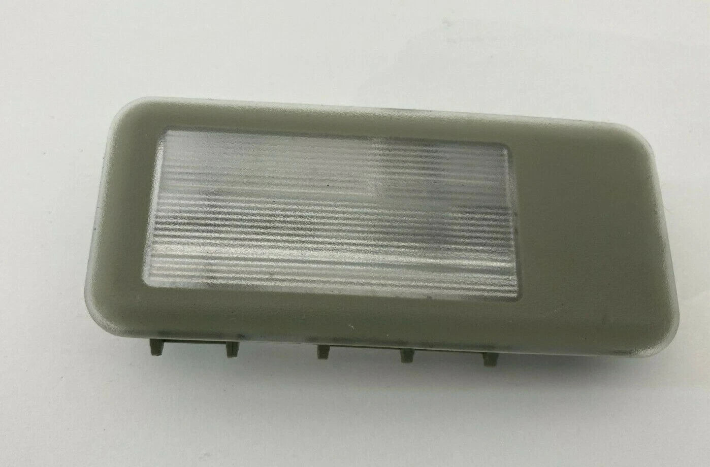 2001-2005 BMW 325I 325XI 330I OVERHEAD RIGHT RH SUNVISOR DOME MAP LIGHT LAMP OEM
