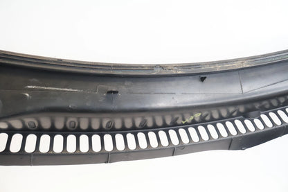 1998-2010 VW NEW BEETLE UPPER WINDSHIELD DEFROSTER NOZZLE VENT COVER TRIM OEM