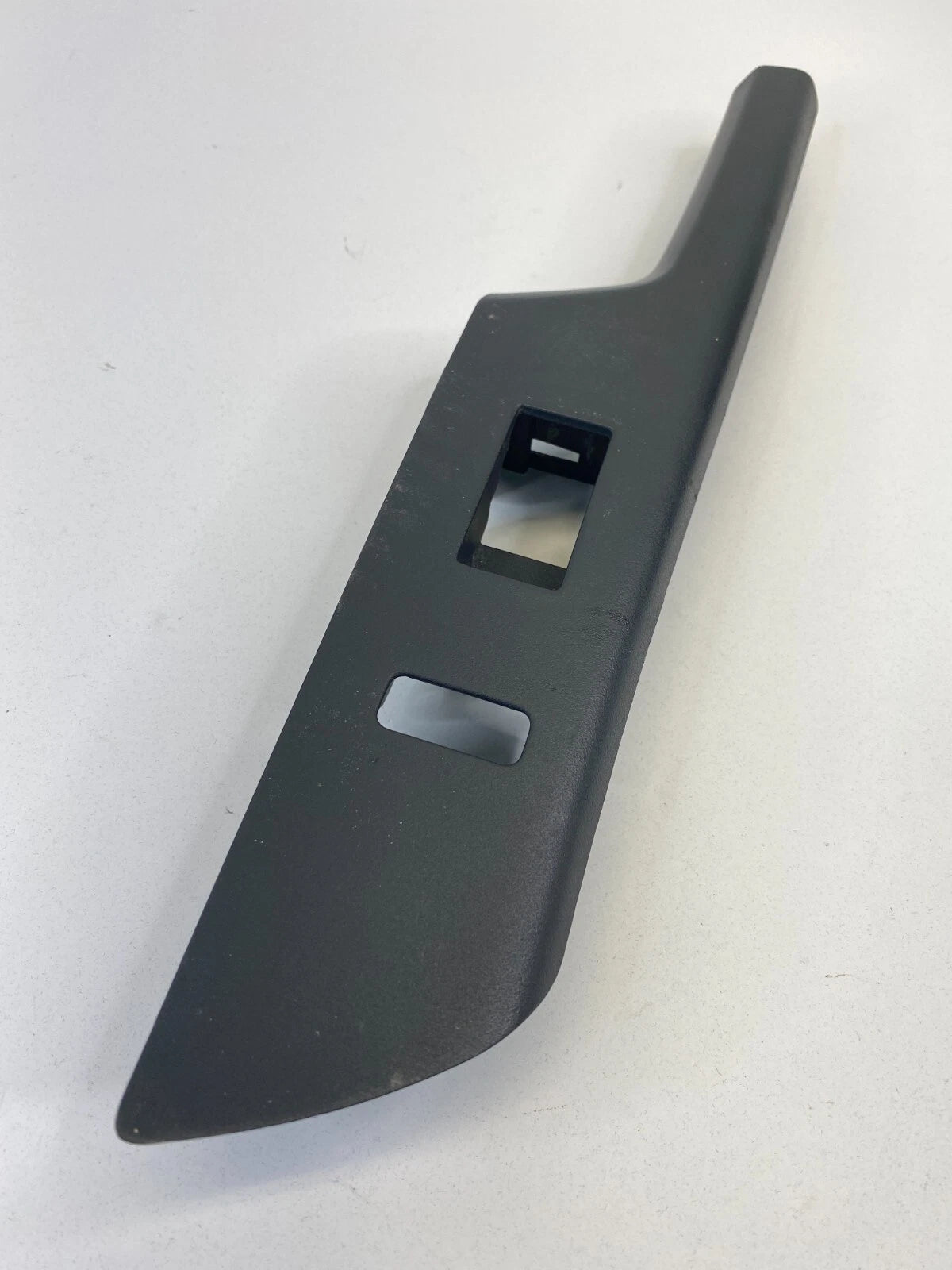 09-13 TOYOTA MATRIX FRONT RIGHT PASSENGER WINDOW SWITCH TRIM PANEL 74231-02670