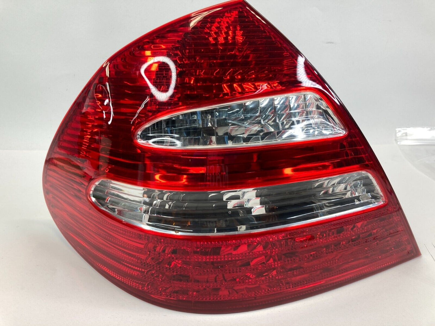 03-06 Mercedes Benz E320 Sedan Rear Left Driver Side Tail Light Lamp A2118200364