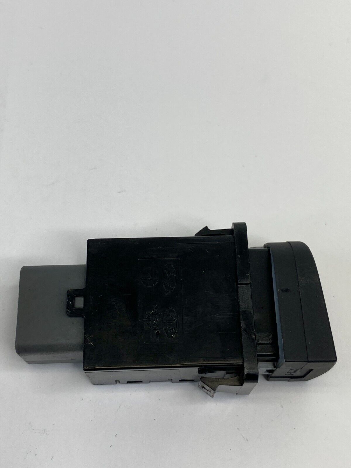 06 07 08 09 10 11 Hyundai Accent Rear Defroster Control Switch Button OEM