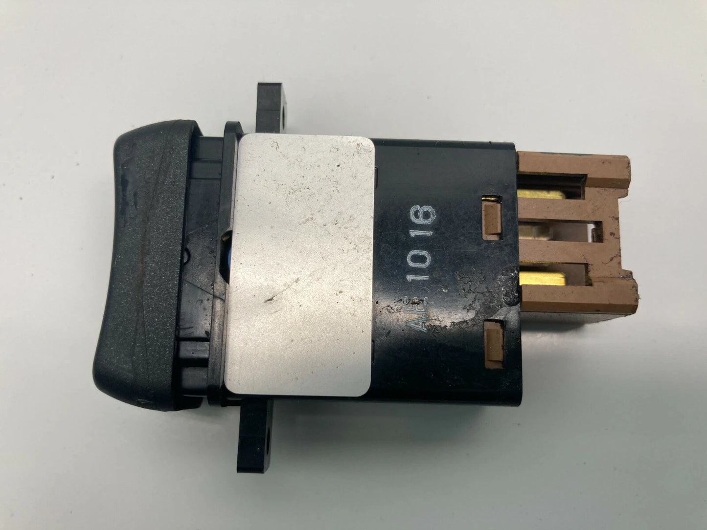 2004-2008 ACURA TL CENTER CONSOLE HEATED SEAT CONTROL SWITCH M22831 / M22832 OEM