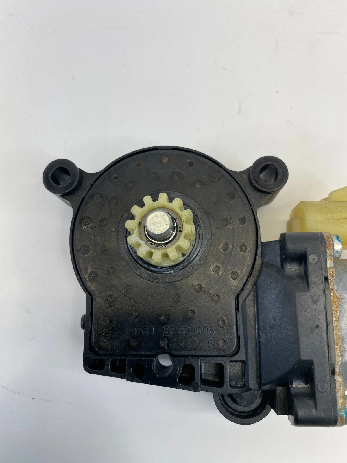 02 03 04 05 06 07 SATURN VUE FRONT RIGHT POWER WINDOW MOTOR BOSH CM09093 OEM