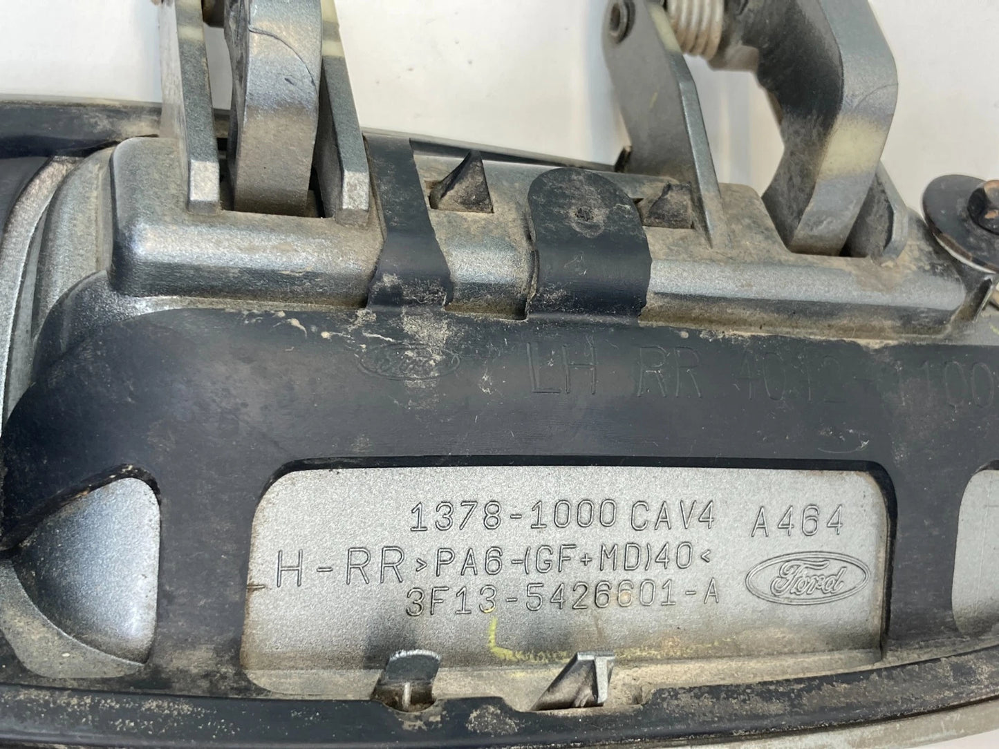 2003-2007 FORD TAURUS SEDAN REAR LEFT SIDE EXTERIOR DOOR HANDLE 3F13-5426601-A