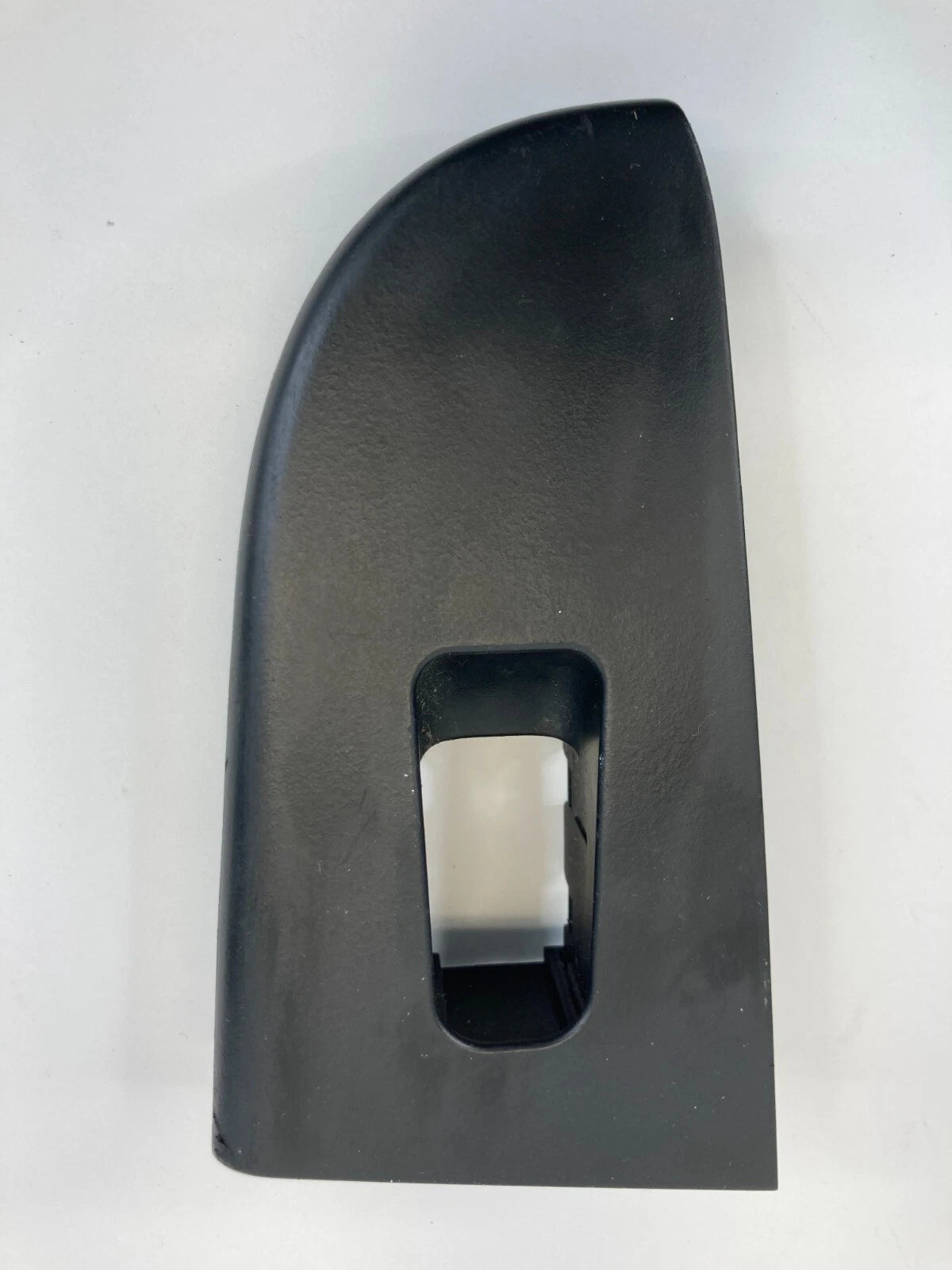 07-10 HYUNDAI ELANTRA REAR RIGHT BACK SIDE DOOR WINDOW SWITCH BEZEL 93580-2H100