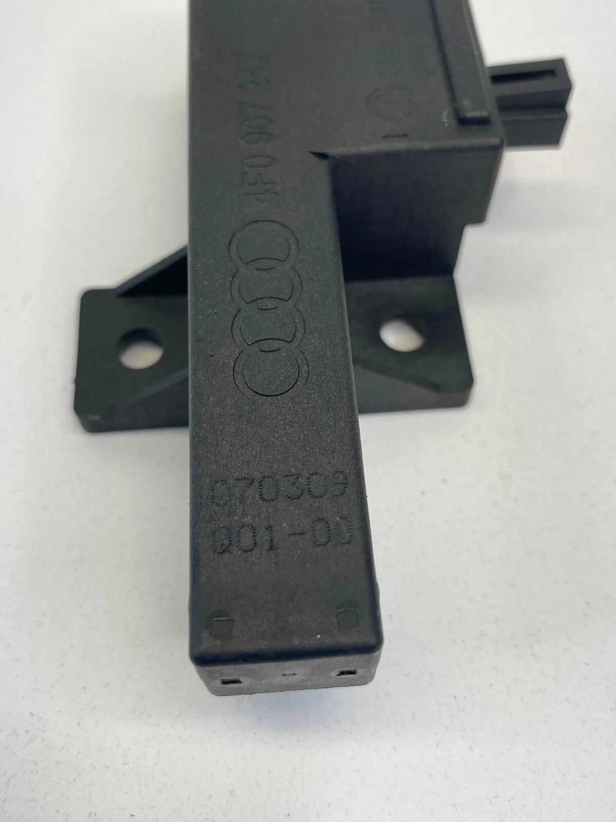 2005-2011 AUDI A6 QUATTRO KEYLESS ENTRY ANTENNA MODULE 4F0907247 OEM