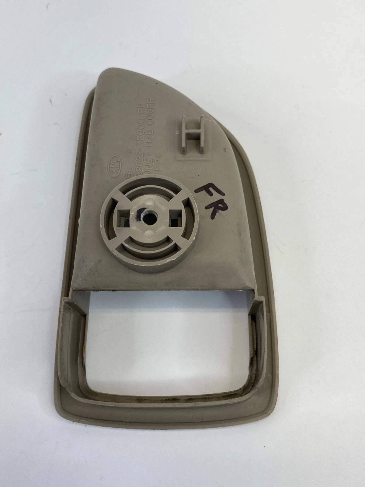 2003-2009 KIA SORENTO FRONT RIGHT SIDE INNER DOOR HANDLE BEZEL TRIM 82622-3E000