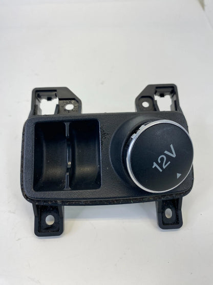 12-14 FORD FOCUS FRONT CENTER CONSOLE 12V POWER OUTLET SOCKET BM51-A045L43-AW
