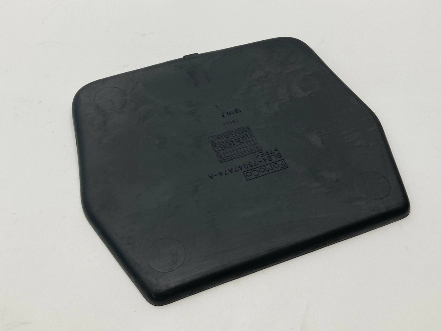 2008-2012 FORD ESCAPE CENTER CONSOLE RUBBER MAT TRAY INSERT 8L84-78047A74-A OEM