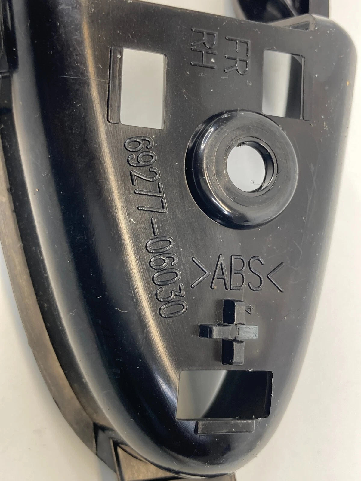 07-11 TOYOTA CAMRY FRONT RIGHT SIDE INTERIOR DOOR HANDLE COVER BEZEL 69277-06030
