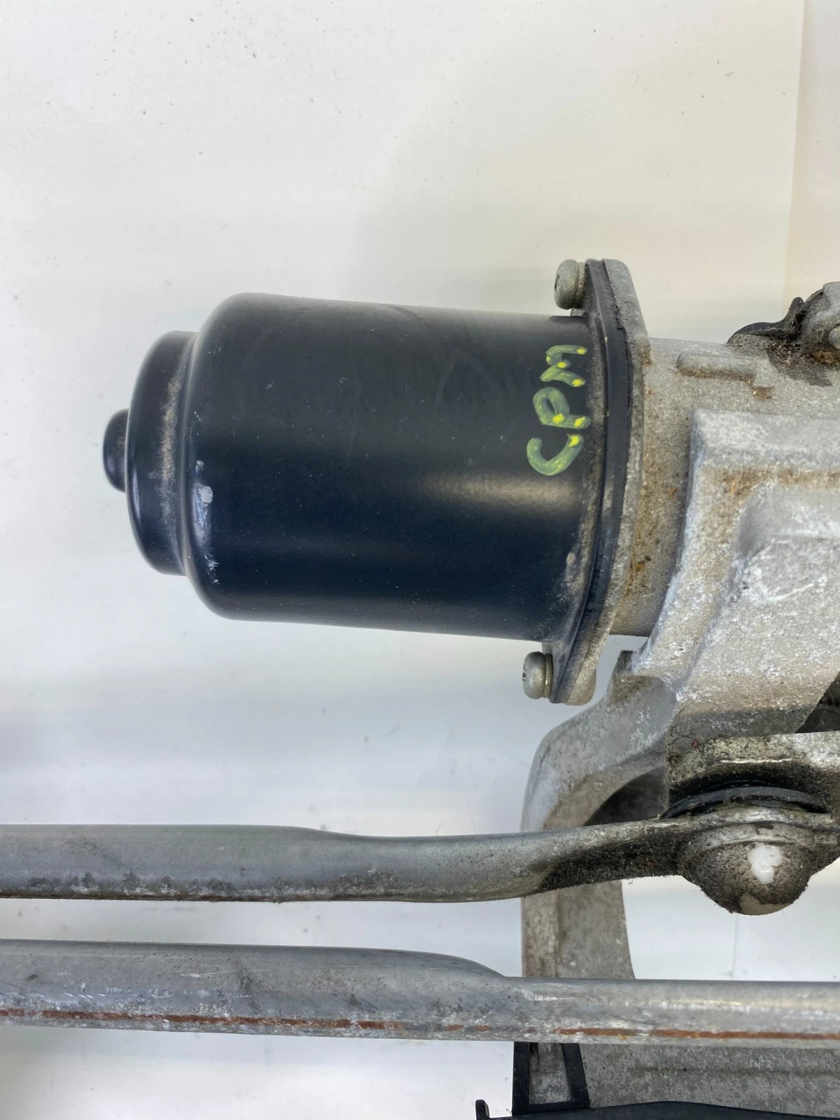 2010 2011 MAZDA3 FRONT WINDSHIELD WIPER MOTOR W/ LINKAGE BBM4-67-37X OEM