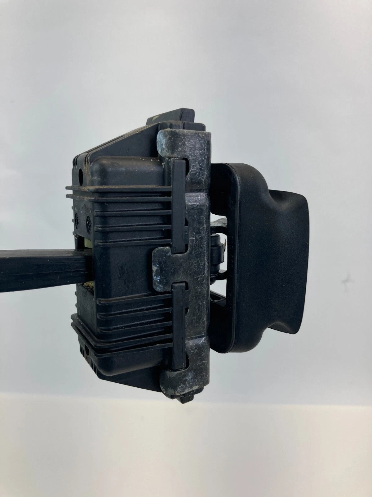 2009 2010 BMW 535I XDRIVE REAR RIGHT SIDE DOOR CHECK STOP STOPPER DETENT OEM