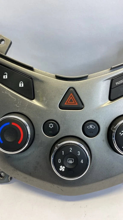 2013 2014 CHEVROLET SONIC HVAC HEATER TEMP CLIMATE CONTROL SWITCH PANEL 95332699
