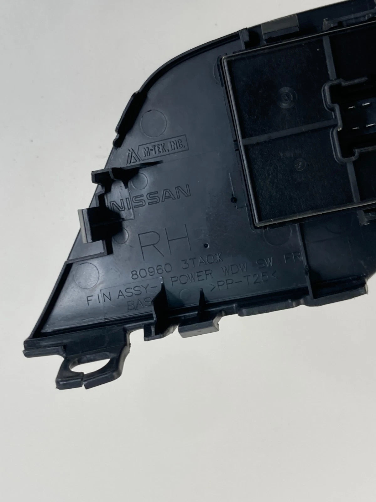 13-18 NISSAN ALTIMA FR RIGHT SIDE DOOR WINDOW CONTROL SWITCH W/BEZEL 809603TA0